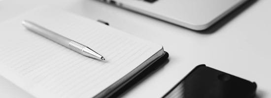 Blog Advantages Logo Designer