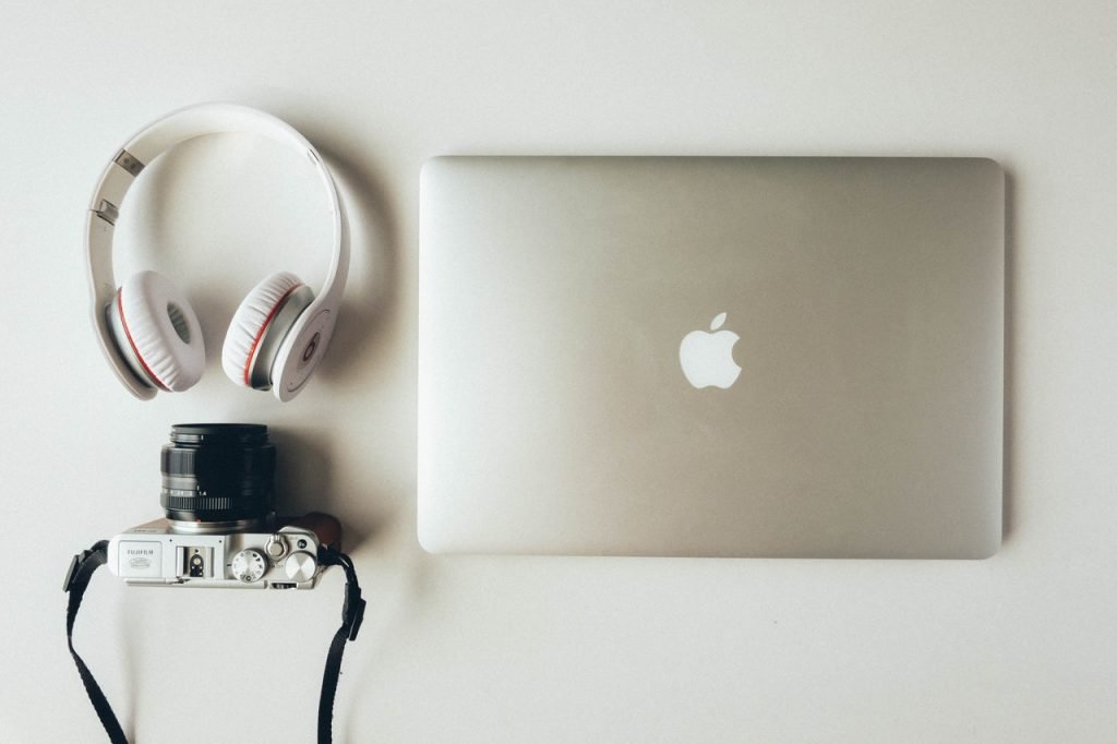 9 Top Gadget Accessories For Digital Nomads