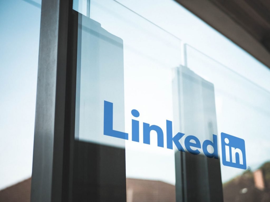 12 Tips to Optimize Your LinkedIn Company Page