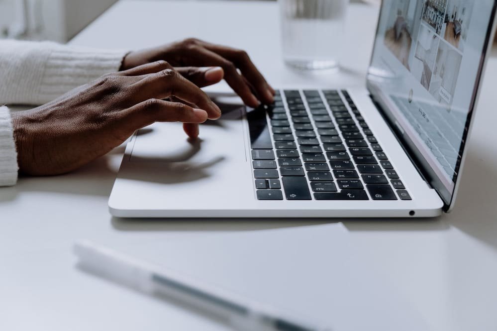 6 Tips to Implement A Consistent Social Media Branding Design and Style For Your Business