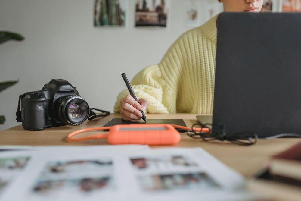 A Guide To Outsourcing Image Editing Services For Your Business