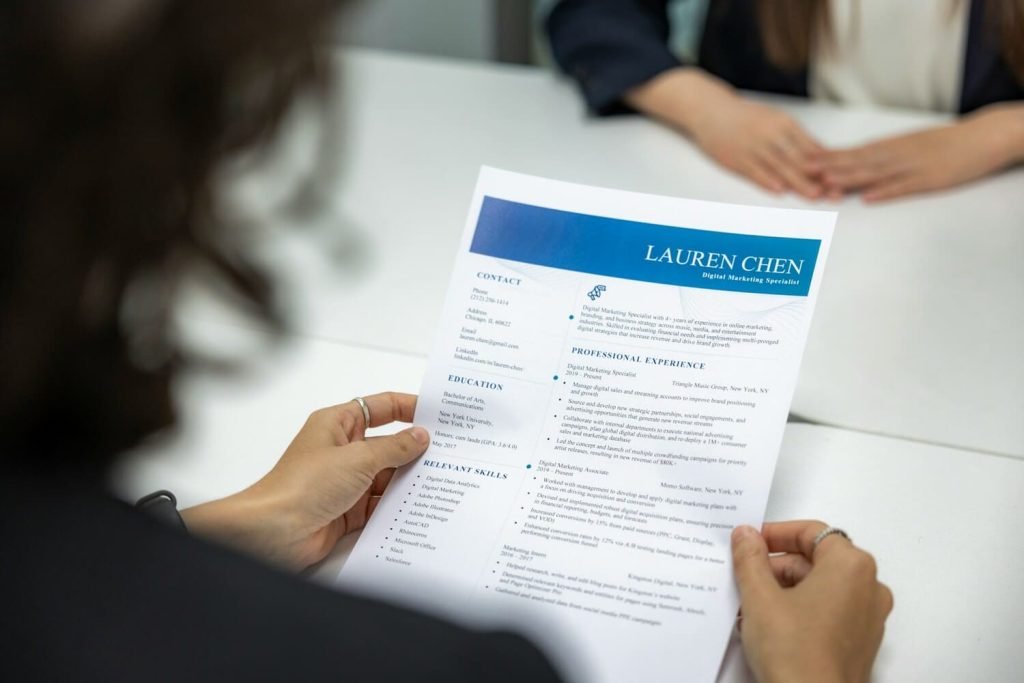 How to Create a Professional Job-Winning Resume